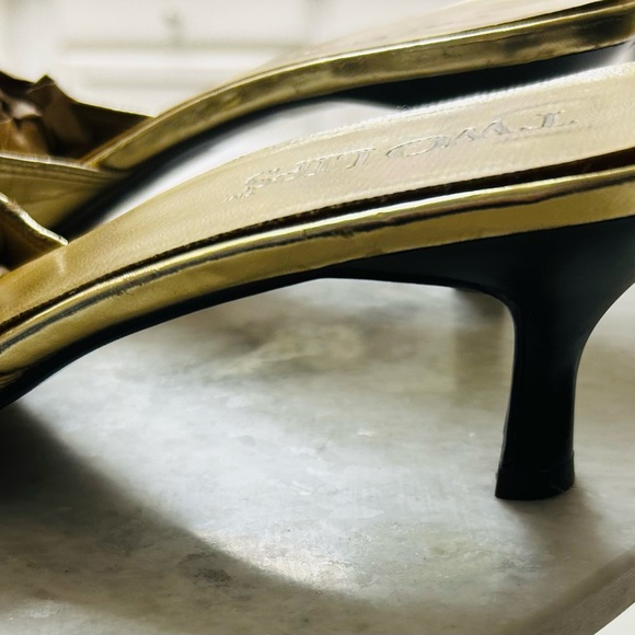 Two Lips Gold Mules Elegant and Stylish - Picture 3 of 5
